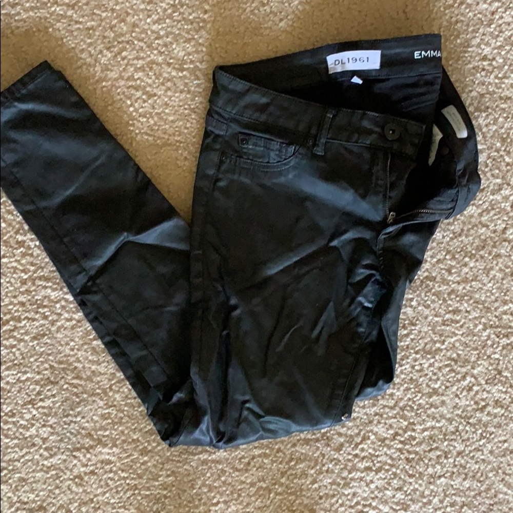 DL power legging in black. Size 27